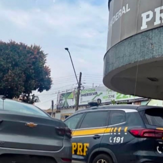 PRF recupera veículo furtado durante fiscalização na BR-277, em Foz do Iguaçu (PR)