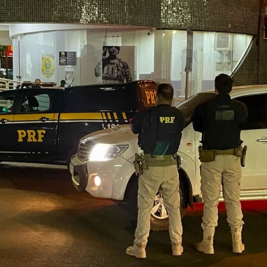 PRF recupera veículo roubado minutos após assalto em Medianeira