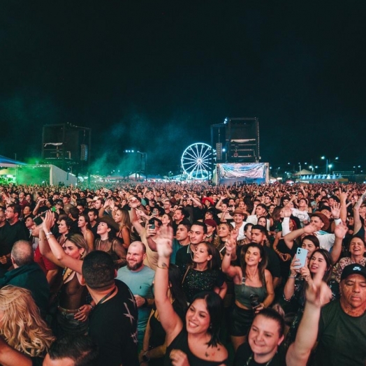 Primeira noite da Fespop 2026 reúne cerca de 40 mil pessoas e confirma edição histórica