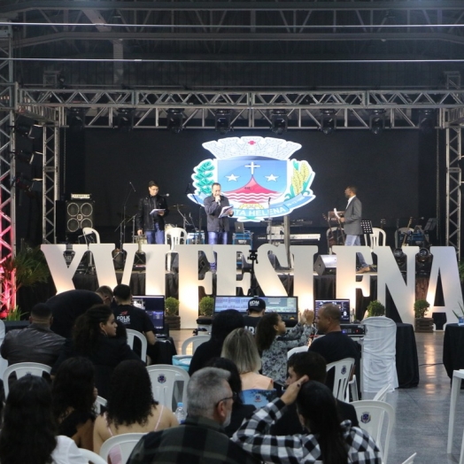 Primeira noite do XVI Feslena é marcada por grandes apresentações