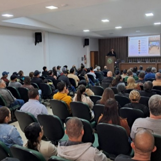 Produtores rurais de município do Oeste conhecem ações da Copel para ampliar a qualidade da energia