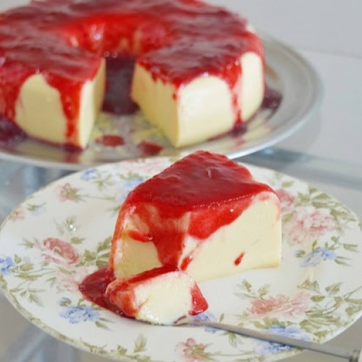 Pudim de leite ninho com geleia de morango vó Lena