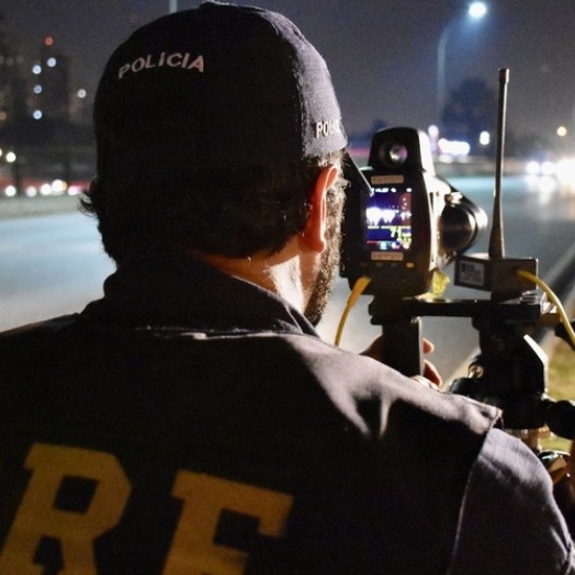 Radares da PRF flagram mais de mil motoristas por dia durante feriadão no Paraná
