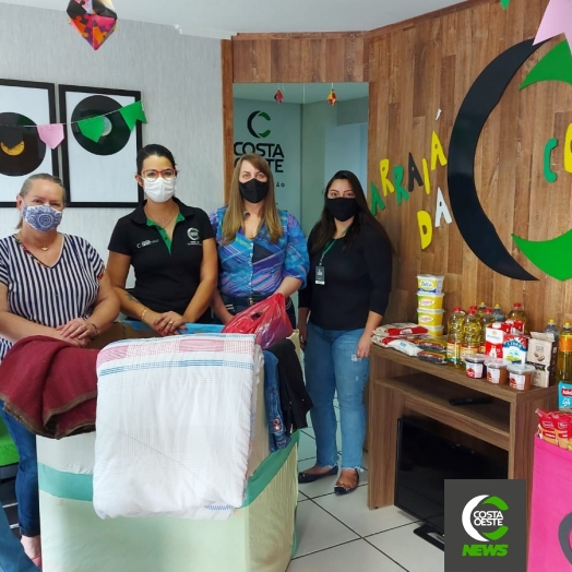 Rádio Costa Oeste 106,5 FM faz repasse de alimentos e roupas arrecadadas durante o Arraiá Solidário