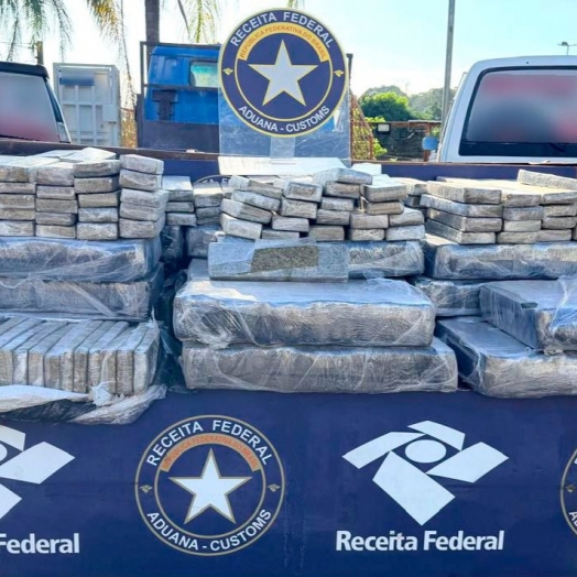 Receita Federal aborda caminhão carregado com substância análoga à maconha