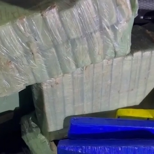 Receita Federal apreende carro com 100 kg de maconha no PR