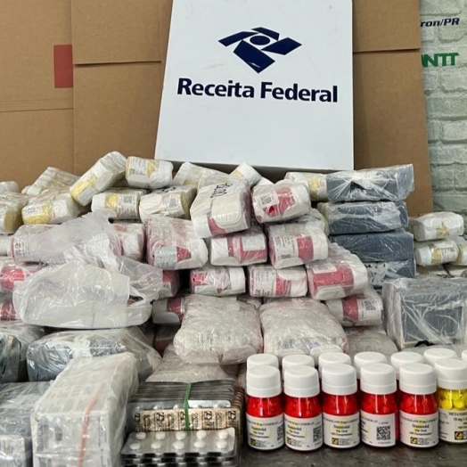 Receita Federal apreende cerca de 15 mil dólares em medicamentos