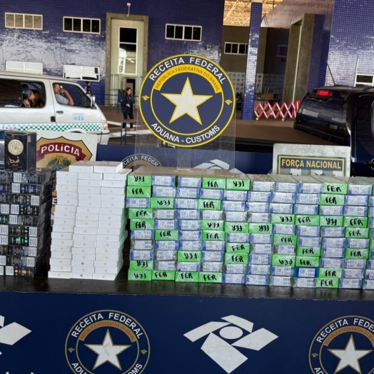 RFB apreende cerca de R$ 220 mil em celulares e cigarros eletrônicos na Ponte Internacional da Amizade