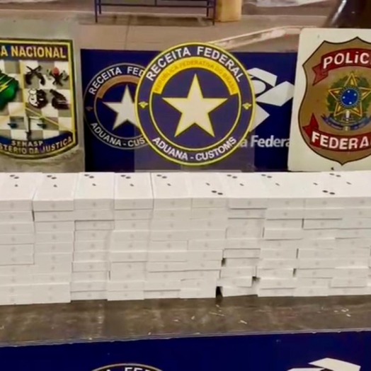 Receita Federal apreende mais de R$490.000 em smartphones na Ponte Internacional da Amizade