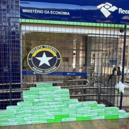 Receita Federal apreende R$ 190 mil em smartphones no feriado
