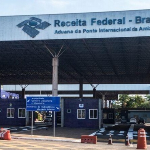Receita Federal em operação conjunta com a Polícia Federal apreende carga de 1 milhão de reais em aparelhos eletrônicos