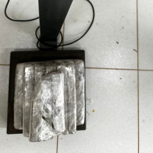 Receita Federal encontra mais de 10 kg de substância análoga à maconha com passageiro de ônibus