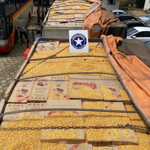 Receita Federal intercepta carga de cigarros ilegais avaliada em cerca de R$ 2 milhões