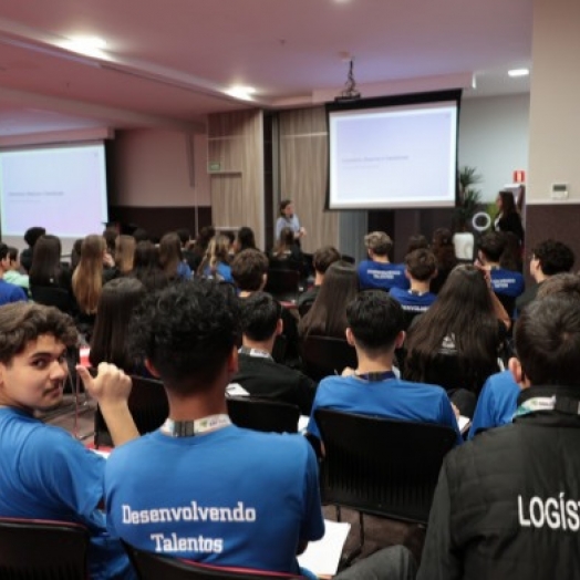Rede de Farmácias São João realiza 2º Encontro de Desenvolvimento com 103 jovens aprendizes