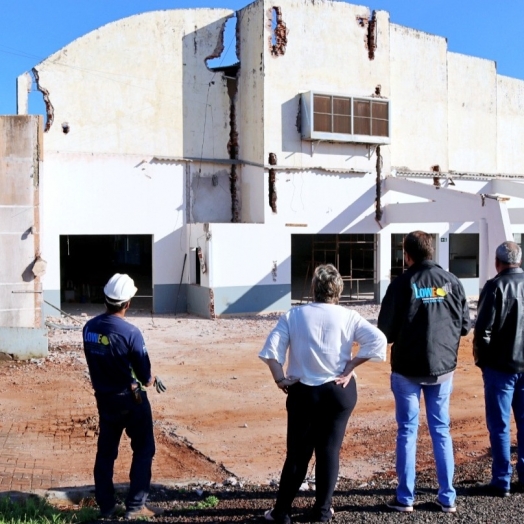 Reforma e ampliação do Centro de Eventos de Itaipulândia segue cronograma e as obras avançam