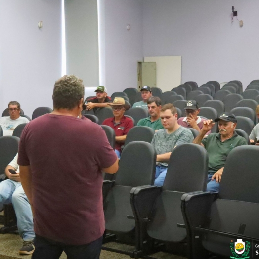 Reunião do Conselho Municipal de Desenvolvimento Rural Sustentável discute conservação do solo e de estradas