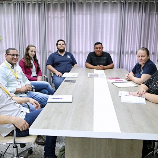 Reunião em Itaipulândia visa ampliar número de vagas de empregos para indígenas em frigorífico da região