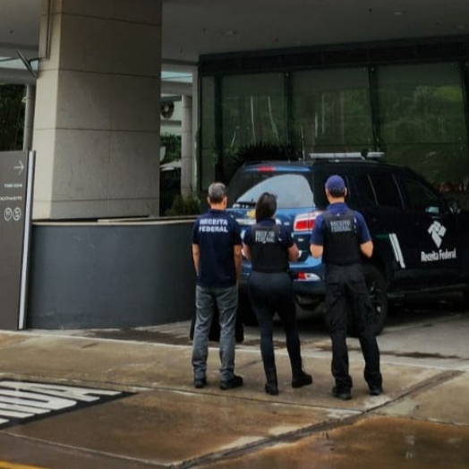 RFB e Polícia Federal deflagram operação para combater tráfico internacional de entorpecentes e lavagem de dinheiro