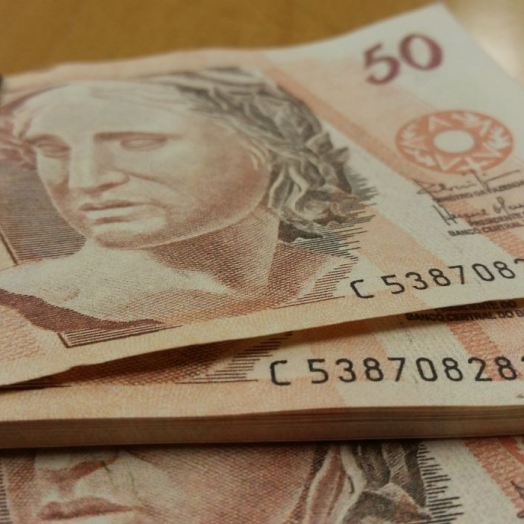 Salário mínimo passa a ser de R$ 1.212 a partir de amanhã
