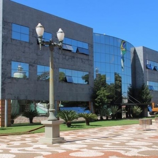 Santa Helena: licitação com restrição territorial indevida leva à aplicação de multas