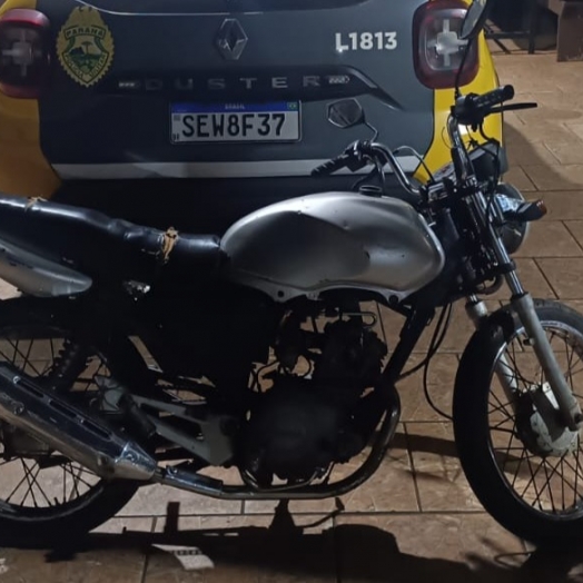 São Miguel do Iguaçu: Condutor sem CNH e moto com pendências são flagrados e veículo é apreendido
