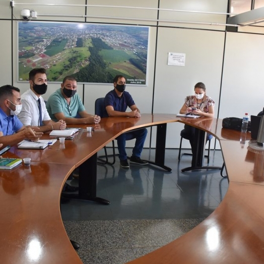 São Miguel do Iguaçu: Implantação de Projetos Habitacionais é tema de encontro com representantes da Cohapar