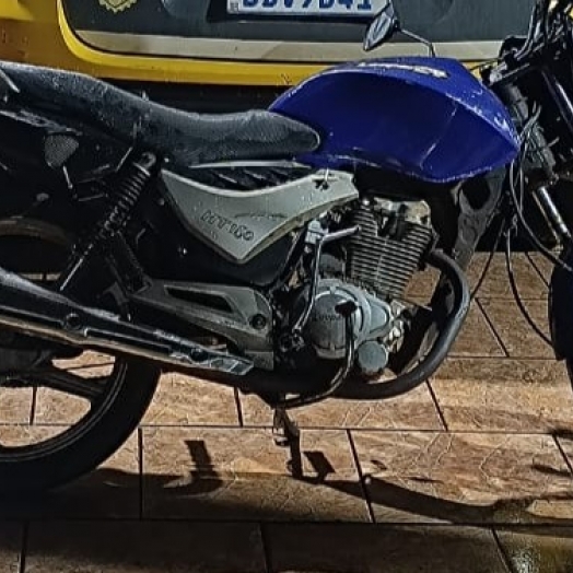 São Miguel do Iguaçu: Motocicleta com placa paraguaia e pendências no CTB é apreendida durante patrulhamento