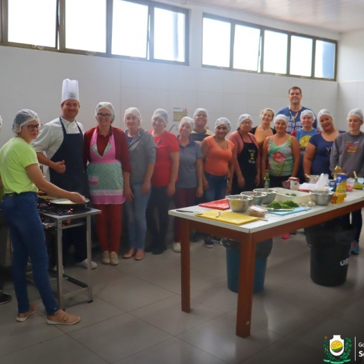 Secretaria de Assistência Social realiza curso de Bolos e Tortas em Parceria com o Senac