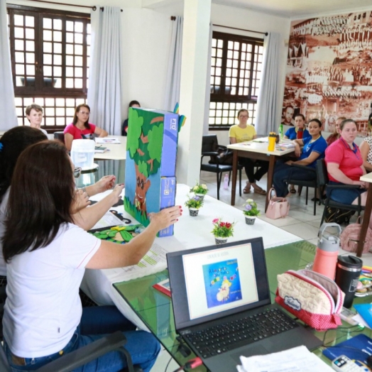 Secretaria de Educação de Missal discute transição dos alunos da rede municipal de ensino