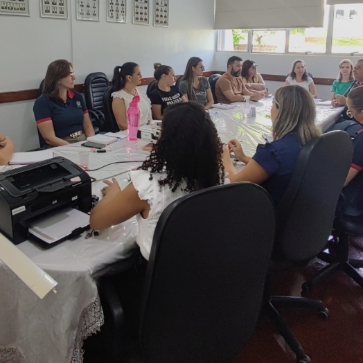 Secretaria de Saúde de Missal se reúne com equipes de coordenação para planejamento