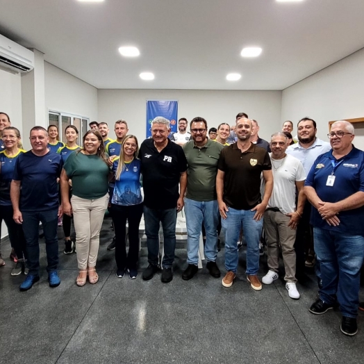 Secretário do Esporte do Paraná visita Santa Helena e confirma recursos para o município