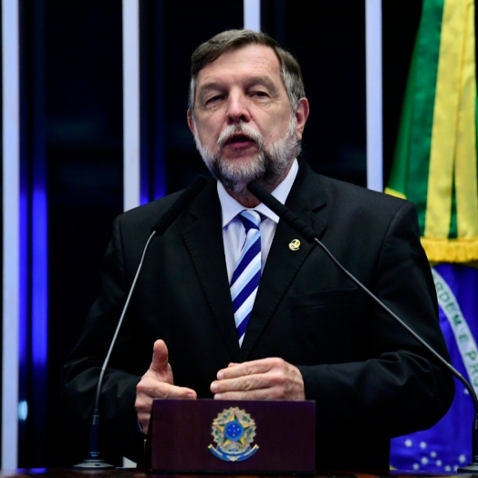 Senador Flávio Arns quer audiência pública em Brasília para discutir concessões