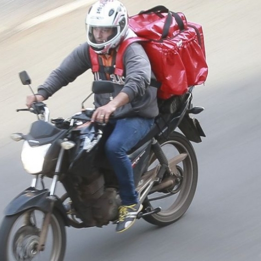 Serviços de delivery de alimentos em Foz poderão funcionar 24h a partir desta terça, 13