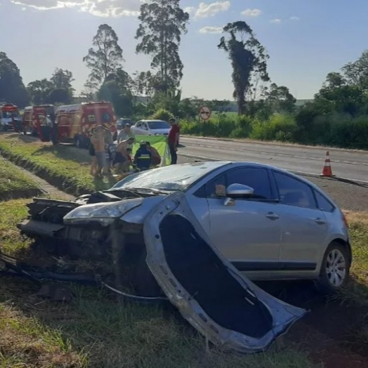 Sete pessoas ficam feridas em colisão frontal na BR 277, em Santa Tereza do Oeste