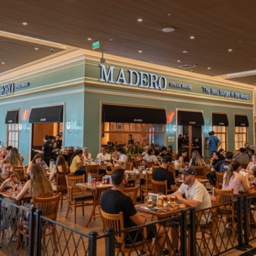 Shopping China recebe Madero e Jeronimo em Ciudad del Este