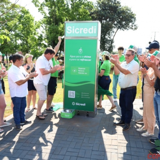 Sicredi entrega Estação de hidratação no Lago Municipal em Missal