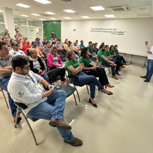 Sicredi Vanguarda e IDR-Paraná promovem torneio de silagem a produtores de Santa Helena
