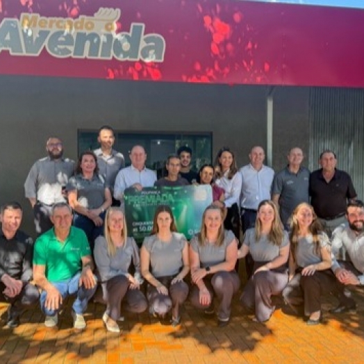 Sicredi Vanguarda entrega primeiro prêmio de R$ 50 mil da campanha Poupança Premiada