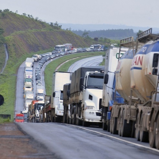 Sindicato dos Transportadores Rodoviários de Foz é contra greve dos caminhoneiros