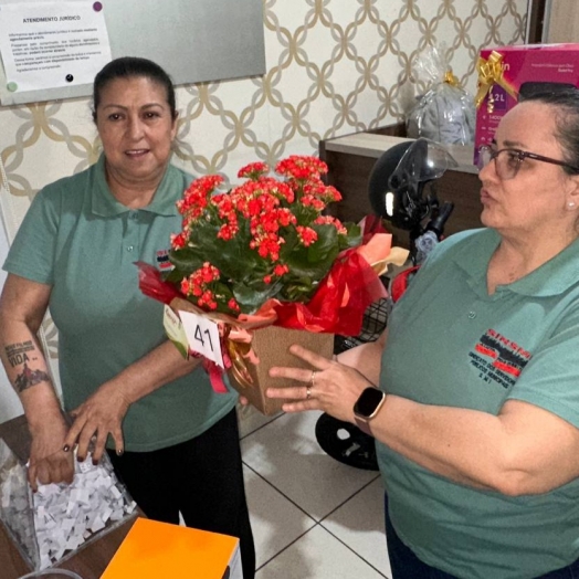 SINSMI realiza sorteio de brindes e moto elétrica no Dia do Servidor Público em São Miguel do Iguaçu