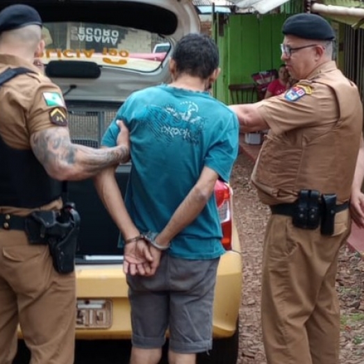 SMI: Homem com tornozeleira eletrônica é preso em Favela da Real por posse ilegal de arma de fogo e tráfico de drogas
