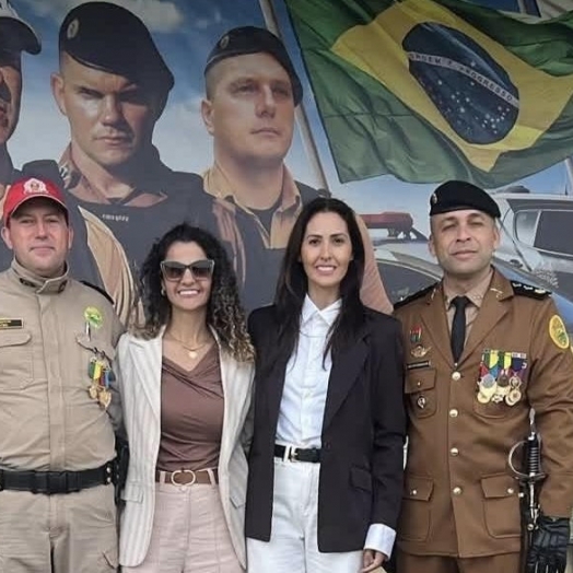 Subtenente Edson Bottini, de Santa Helena, recebe honrarias pelos 30 anos de serviços prestados à PMPR
