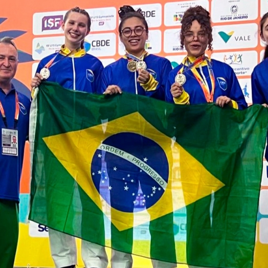 Técnico de São Miguel do Iguaçu comandou a Seleção Brasileira de Karatê Escolar Feminino em Mundial