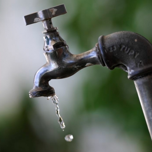 Temperaturas altas, queda de vazão e elevação no consumo de água colocam abastecimento de Matelândia em alerta
