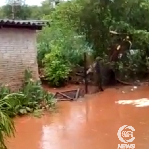 Temporal causa estragos e alagamentos em São Miguel do Iguaçu
