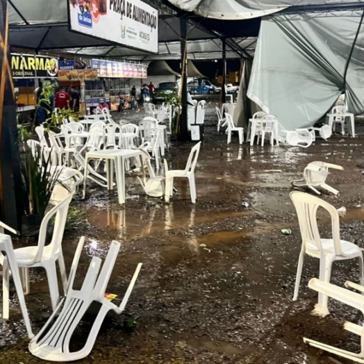 Temporal interrompe as premiação do 14º Arrancadão de Jericos
