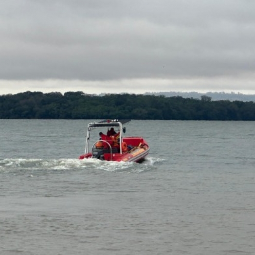 Terceiro dia de buscas por jovem desaparecido em Missal/PR: Bombeiros, Marinha e voluntários atuam no Lago de Itaipu