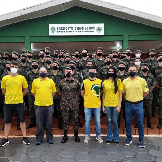 Tiro de Guerra 05-018 participa de  palestras e oficinas da UTFPR