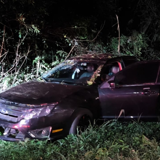 Tombamento de veículo na PR-317 KM 462 em Santa Helena