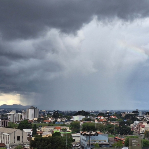 Tornados, supercélulas ou microexplosões: Simepar explica fenômenos na primavera